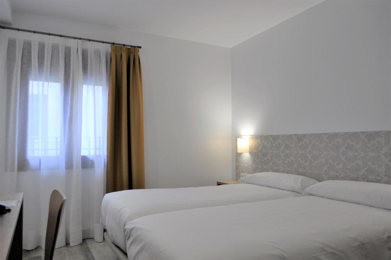 Hostal Restaurante Villa De Brihuega Eksteriør billede