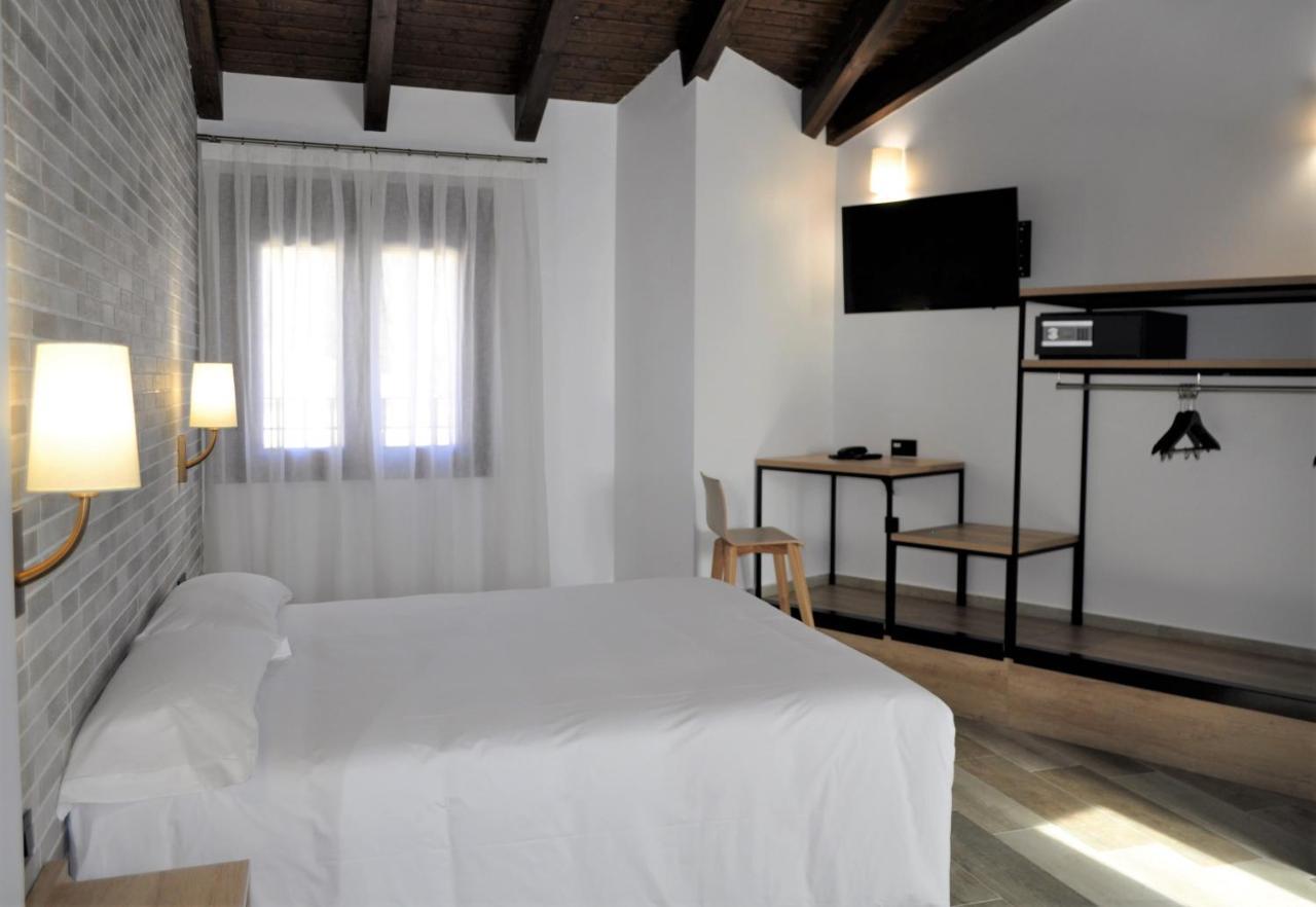 Hostal Restaurante Villa De Brihuega Eksteriør billede